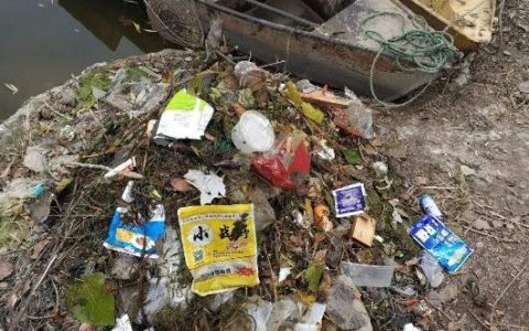 爱护环境 钓鱼人请带走你的垃圾
